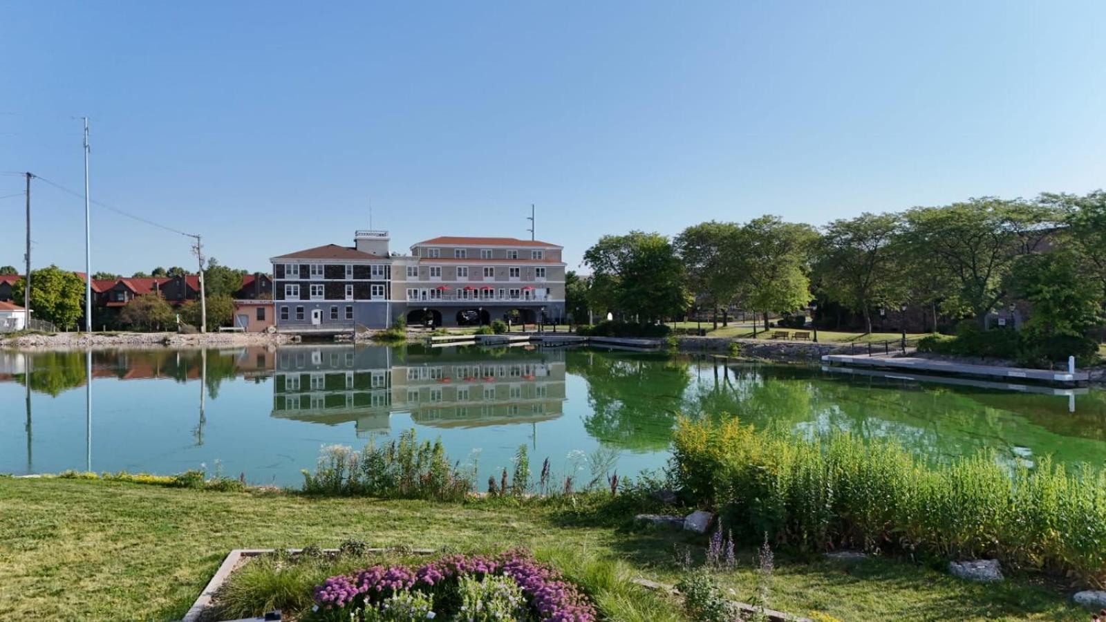 Nuk'S Executive Suites De Pere Exterior photo